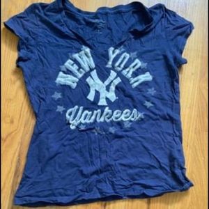 Yankees size small shirt